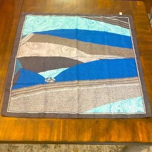 scarf vintage blue gray design nwot 100% polyester